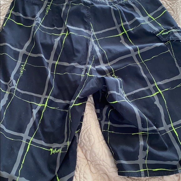 Volcom board shorts - Picture 6 of 6